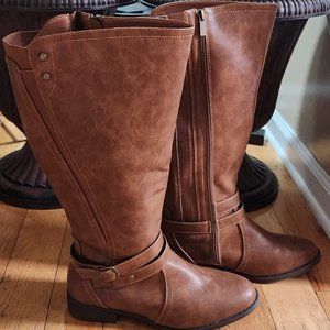 Nwot Cloud Walker Cognac Ladies Knee High Boots size 8.5W